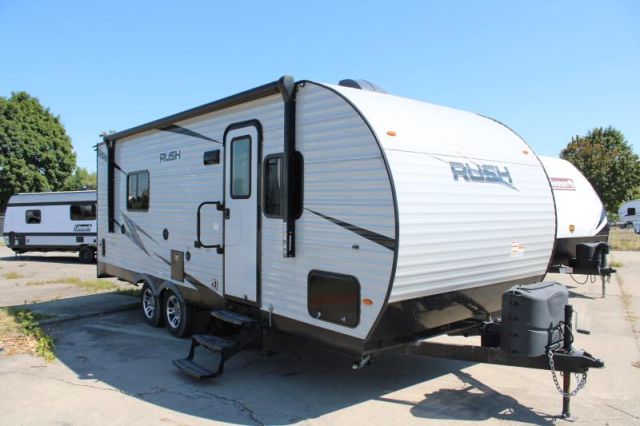 LS-AD-2809RC Occasion Sunset Park RV Rush 24FB 2021 a vendre1