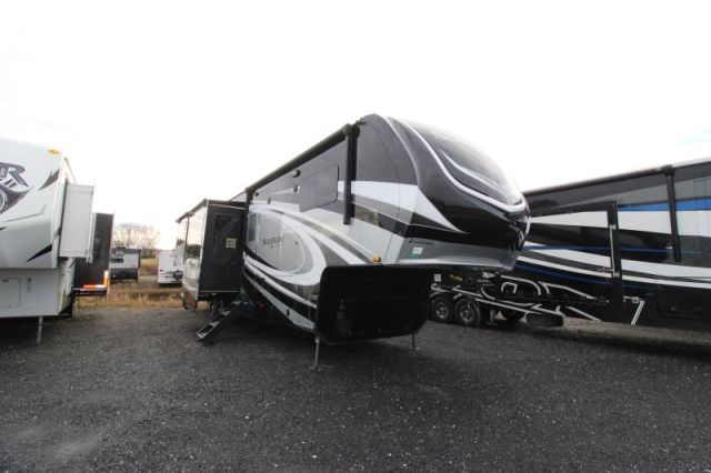 LS-AD-2609R-1 Occasion Grand Design Solitude 375RES 2020 a vendre1