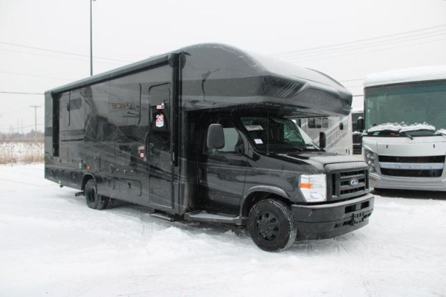 LS-J-3868C Neuf Entegra Coach Esteem 27U 2026 a vendre1