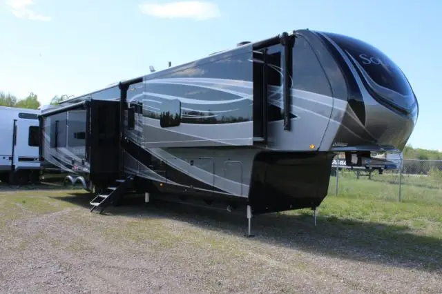 LS-D-2803F Neuf Grand Design Solitude 417KB 2026 a vendre1