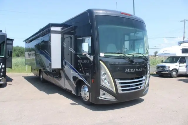LS-A2-0545 Occasion Thor Motor Coach Miramar 35 2 2022 a vendre1