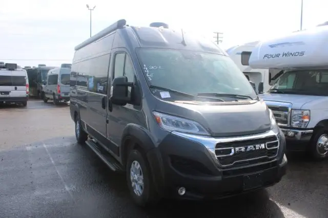 LS-T-0299B Neuf Thor Motor Coach Tellaro 20L 2027 a vendre1