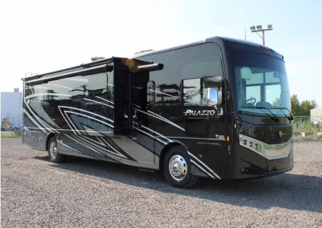 LS-T-0188A Neuf Thor Motor Coach Palazzo 37 5 2024 a vendre1