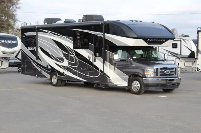 LS-LSF-0006 Occasion Entegra Coach Esteem 31F 2022 a vendre1