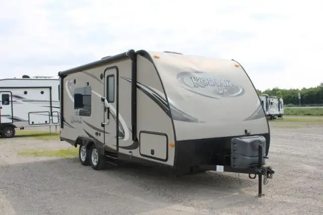 LS-AD-2574 Occasion Dutchmen Kodiak 200QB 2012 a vendre1