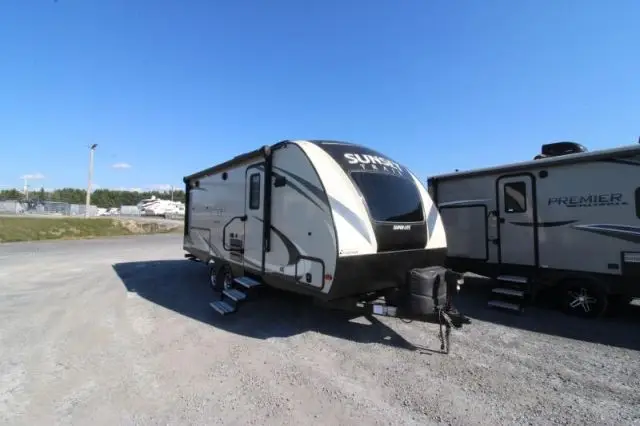 LS-AD-2814 Occasion CrossRoads Sunset Trail 210FK 2018 a vendre1